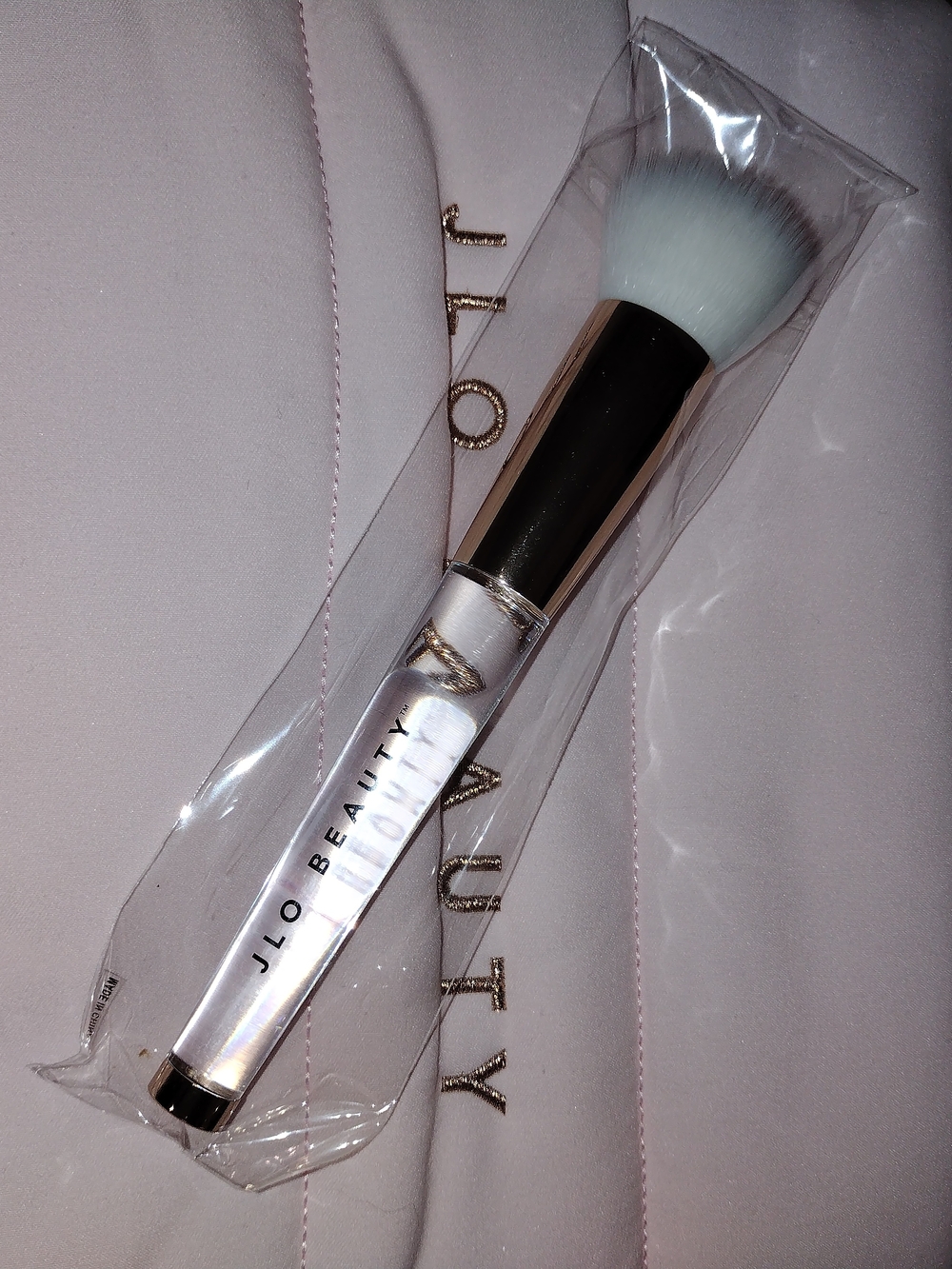 JLo Beauty Powder Blush Brush With Light Blush Pink Beauty Pouch